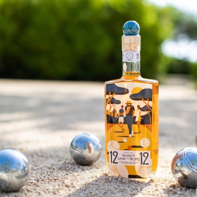 packshot Pastis 12/12 met petanque bal