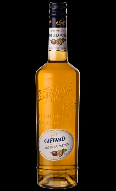 packshot GIFFARD passionfruit liqueur 0.70 ltr